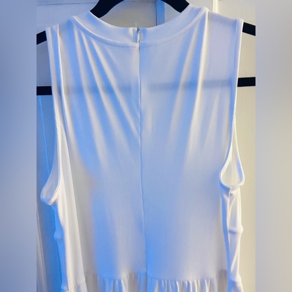 Sleeveless White Women’s Wide Leg Casual Jumpsuit - Picture 8 of 12